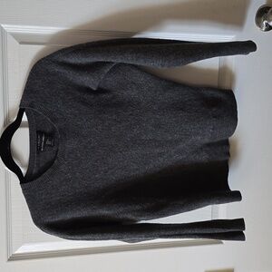 Tahari wool grey sweater